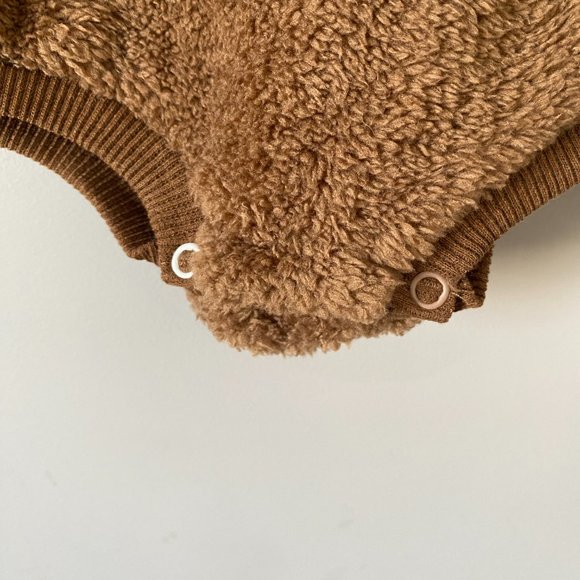 ❌SOLD Plush Long Sleeve Onesie - Picture 5 of 8
